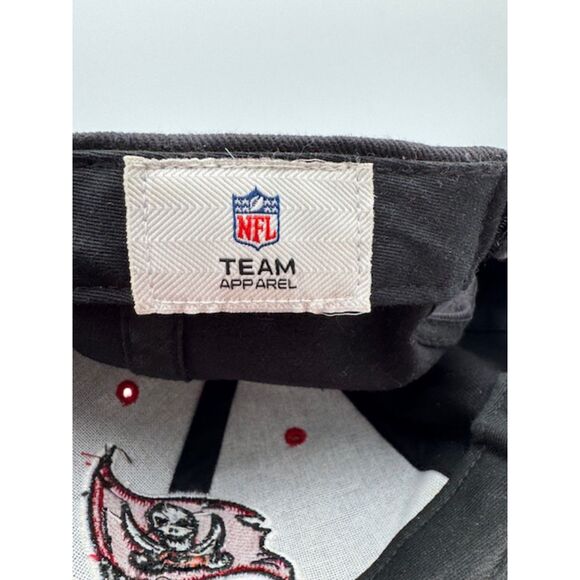 Tampa Bay Buccaneers Baseball Hat NFL Team Black/Red/White Adjustable Cap EUC - Picture 5 of 8